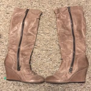 Steve Madden taupe boots